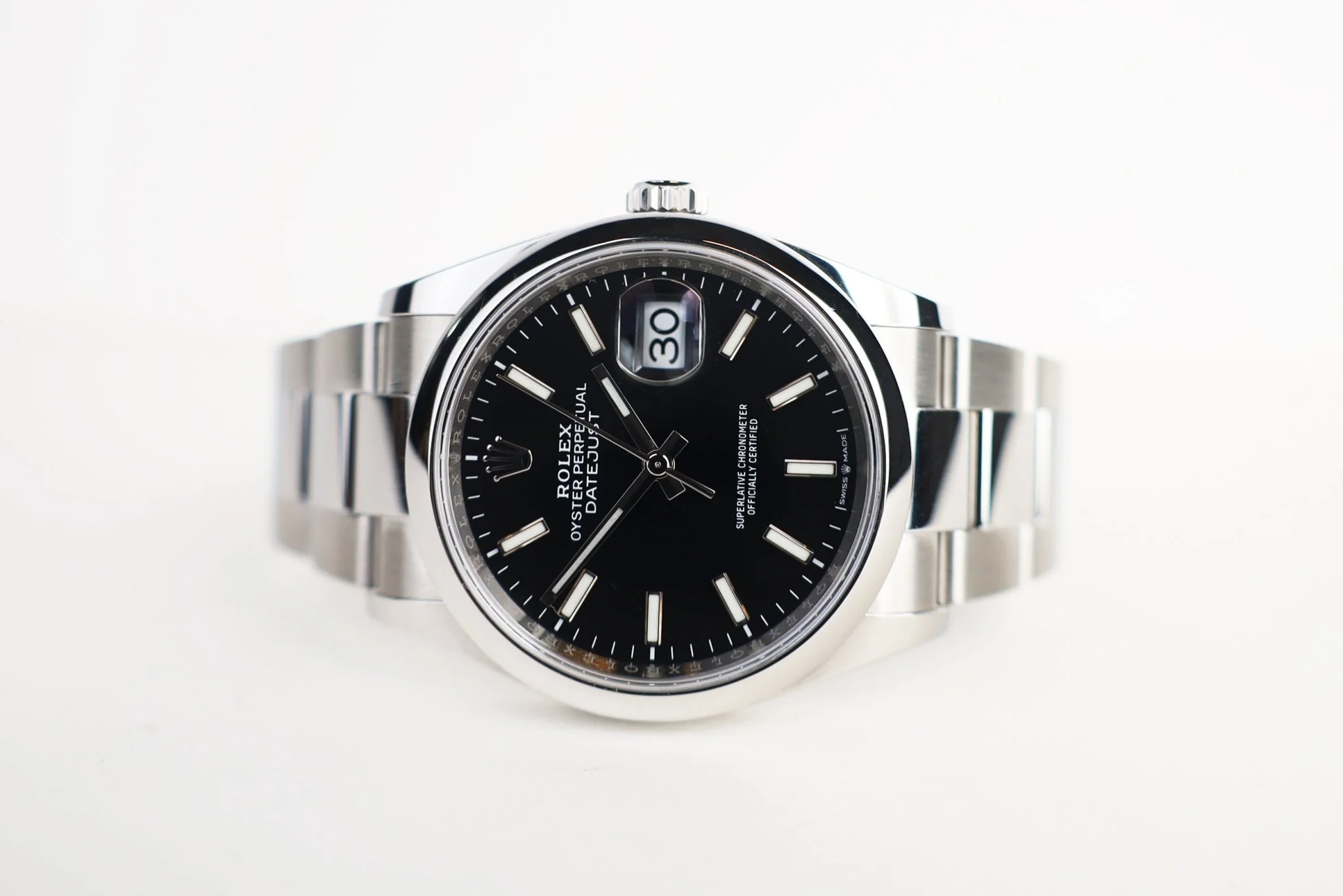 rolex-datejust-36-stainless-steel-black-index-dial-smooth-domed-bezel-oyster-bracelet-126200-769897_1024x1024@2x