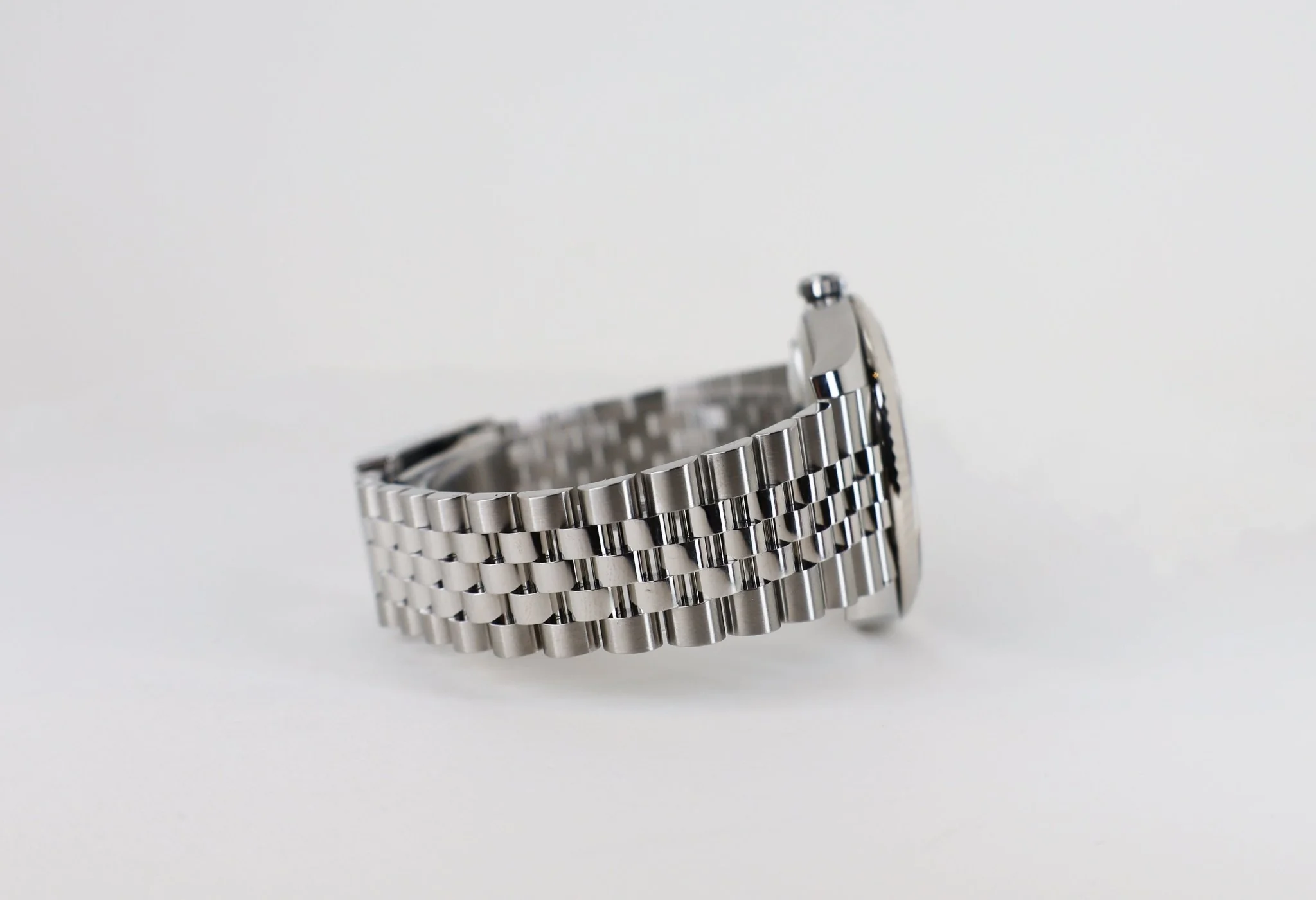 rolex-datejust-41-white-goldsteel-black-index-dial-fluted-bezel-jubilee-bracelet-126334-878236_1024x1024@2x