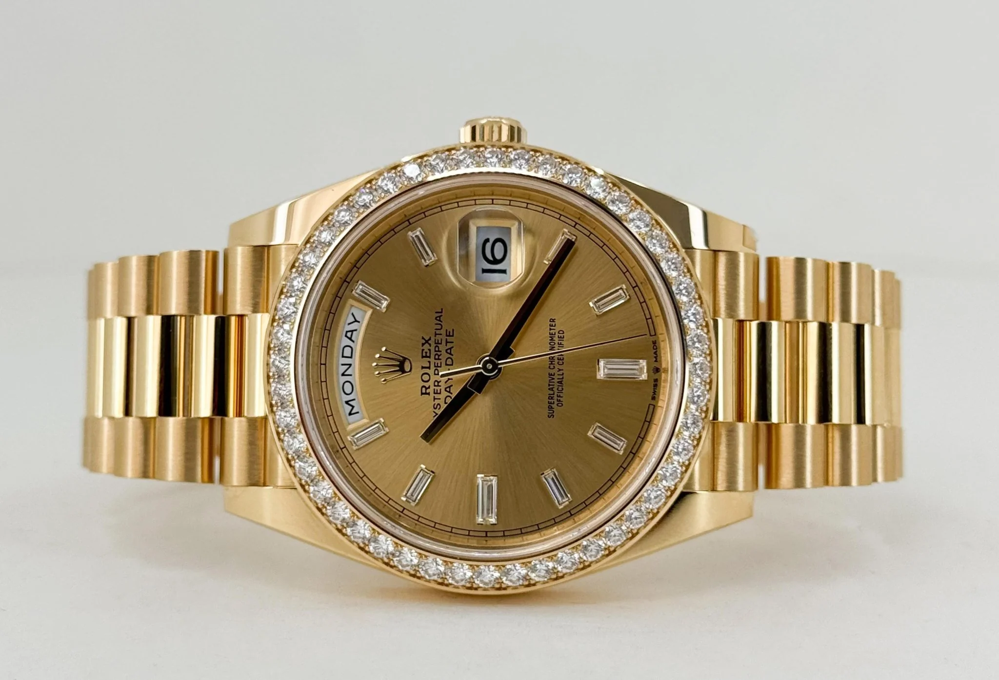 rolex-day-date-40-yellow-gold-champagne-diamond-dial-diamond-bezel-president-bracelet-228348rbr-655378_1024x1024@2x