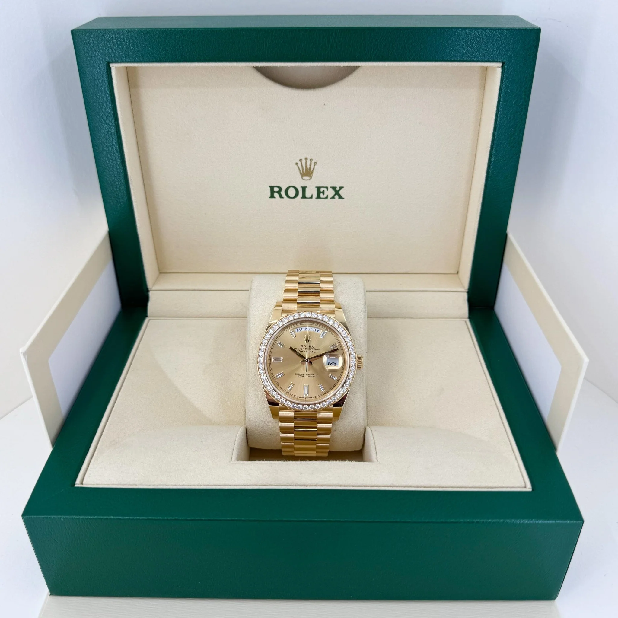 rolex-day-date-40-yellow-gold-champagne-diamond-dial-diamond-bezel-president-bracelet-228348rbr-676508_1024x1024@2x
