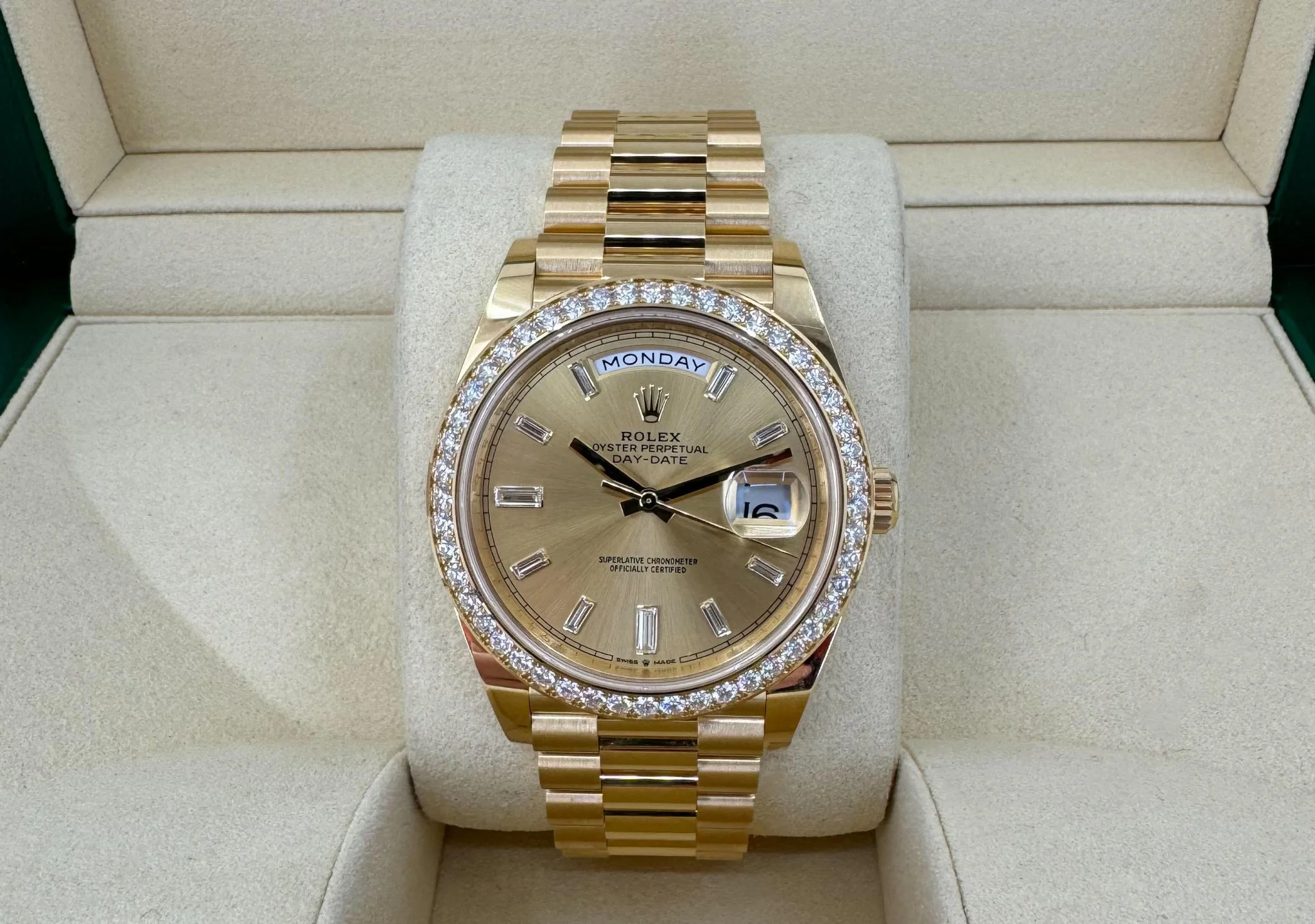 rolex-day-date-40-yellow-gold-champagne-diamond-dial-diamond-bezel-president-bracelet-228348rbr-747216_1024x1024@2x