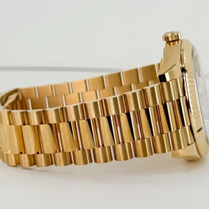 rolex-day-date-40-yellow-gold-silver-roman-dial-fluted-bezel-president-bracelet-228238-372473_1024x1024@2x