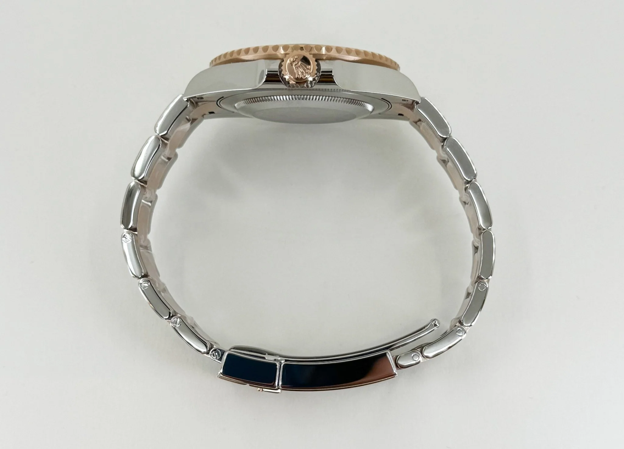 rolex-gmt-master-ii-root-beer-rose-goldsteel-black-dial-blackbrown-ceramic-bezel-126711chnr-195899_1024x1024@2x