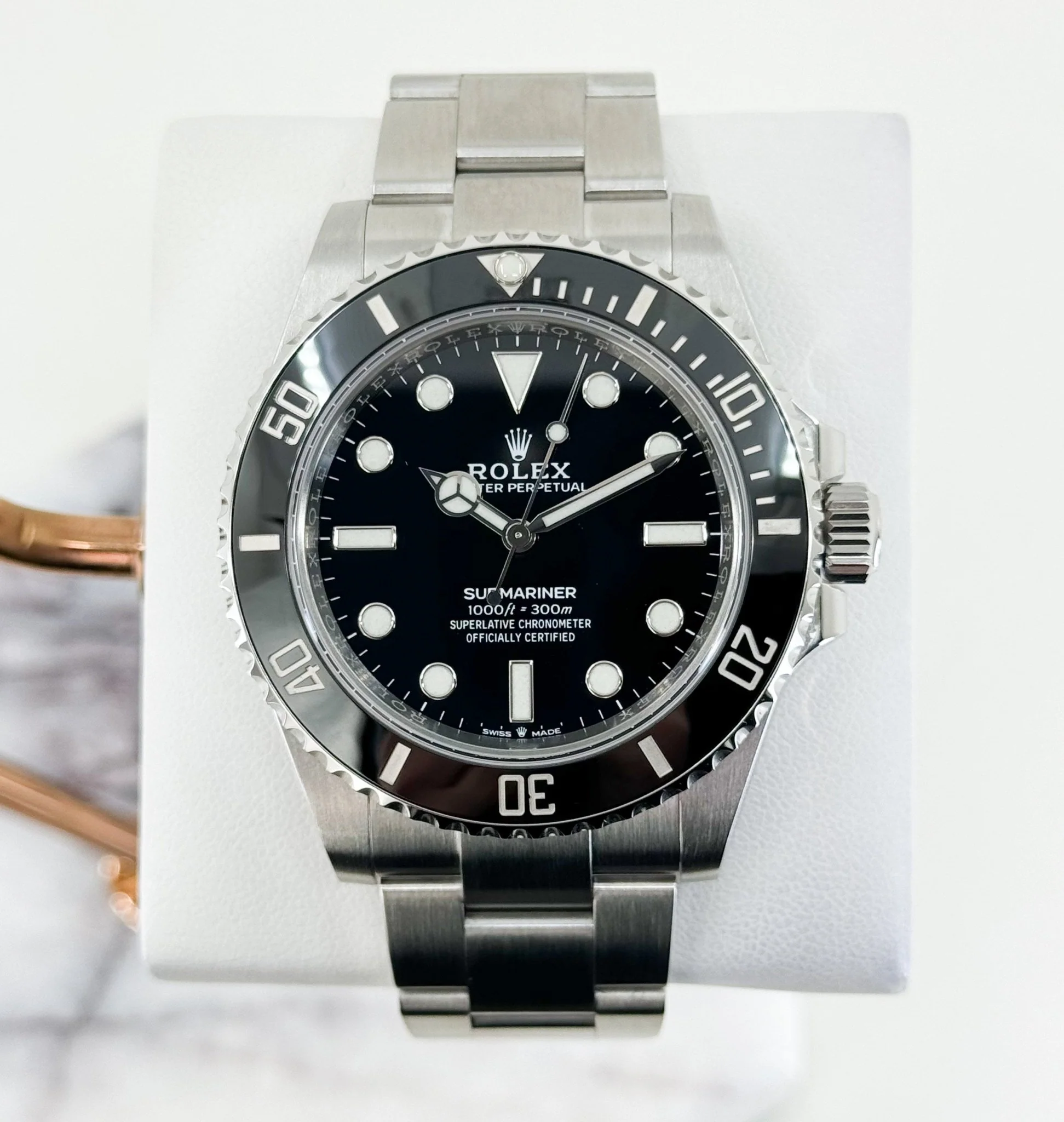 rolex-submariner-date-stainless-steel-black-dial-ceramic-bezel-oyster-bracelet-116610ln-595269_1024x1024@2x