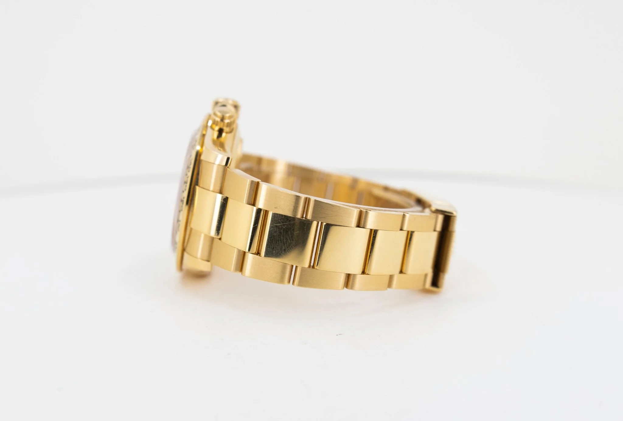 rolex-yellow-gold-cosmograph-daytona-40-watch-black-diamond-dial-116508-bkd-145753_1024x1024@2x